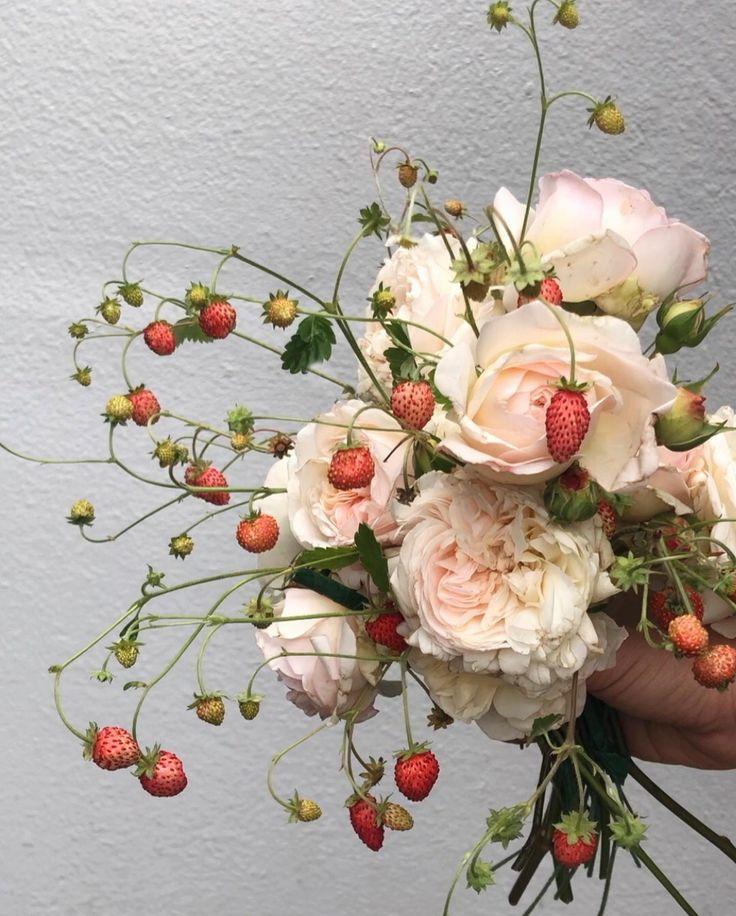 Twilight Petal Waltz: Elegant Arrangement